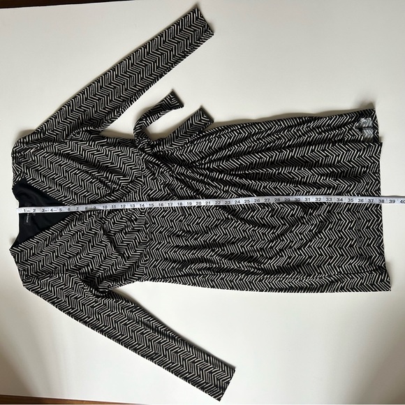 Black and White Faux Wrap Dress - Picture 5 of 10